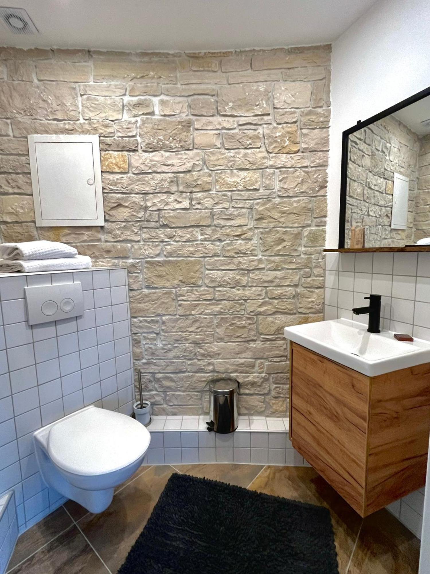 Hotel Zur Alten Stadtkellerei Leipzig Ruang foto Bathroom